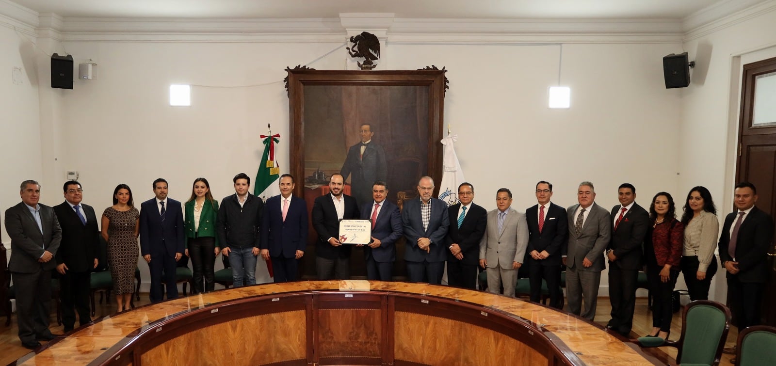 Reconocen a Marco Antonio Rodríguez por obras hídricas