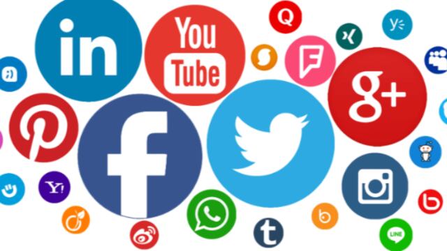 Con la tecnología actual claro que se podría restringir el acceso a todo este contenido para adultos en internet, inclusive con utilización de huella dactilar y con pago por el acceso al mismo.