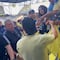 Otro maltrato a mexicanos en Leagues Cup: Policía regaña a jugador del Club América y arrebata bandera a fan