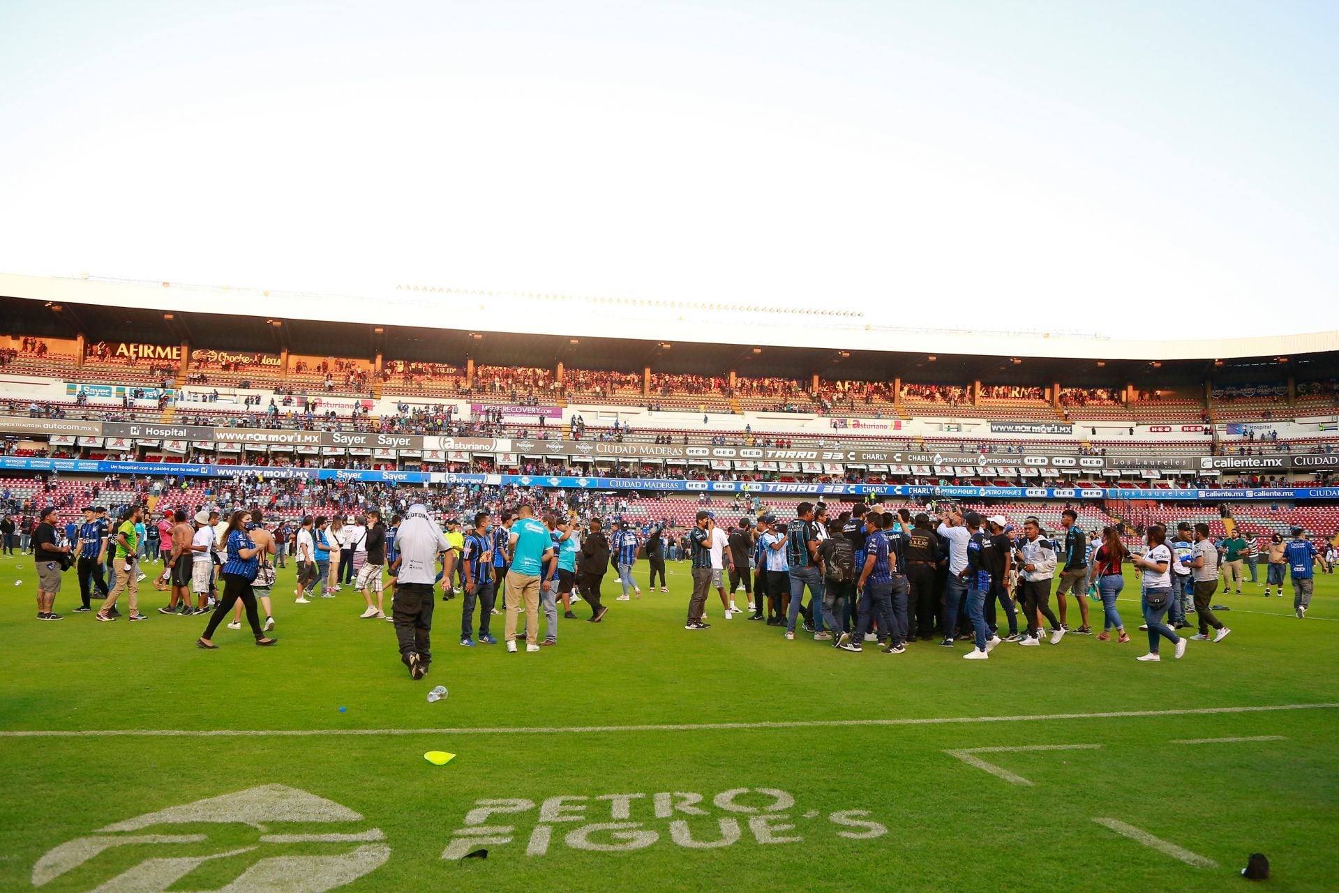 Violencia en el Querétaro vs Atlas