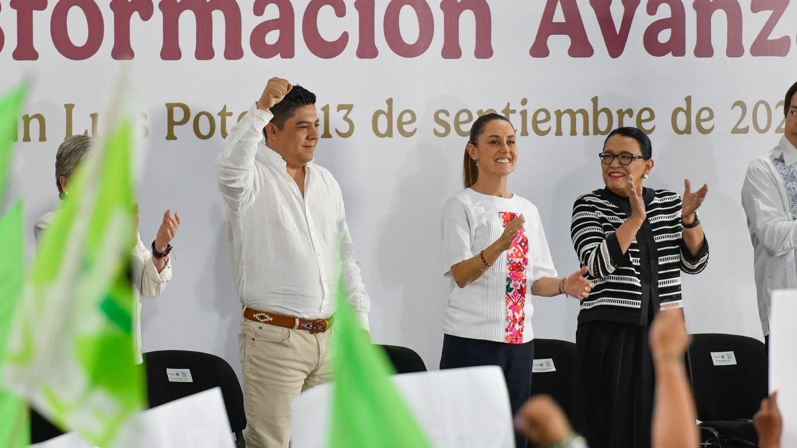 Claudia Sheinbaum anuncia pago a docentes de telesecundaria en SLP