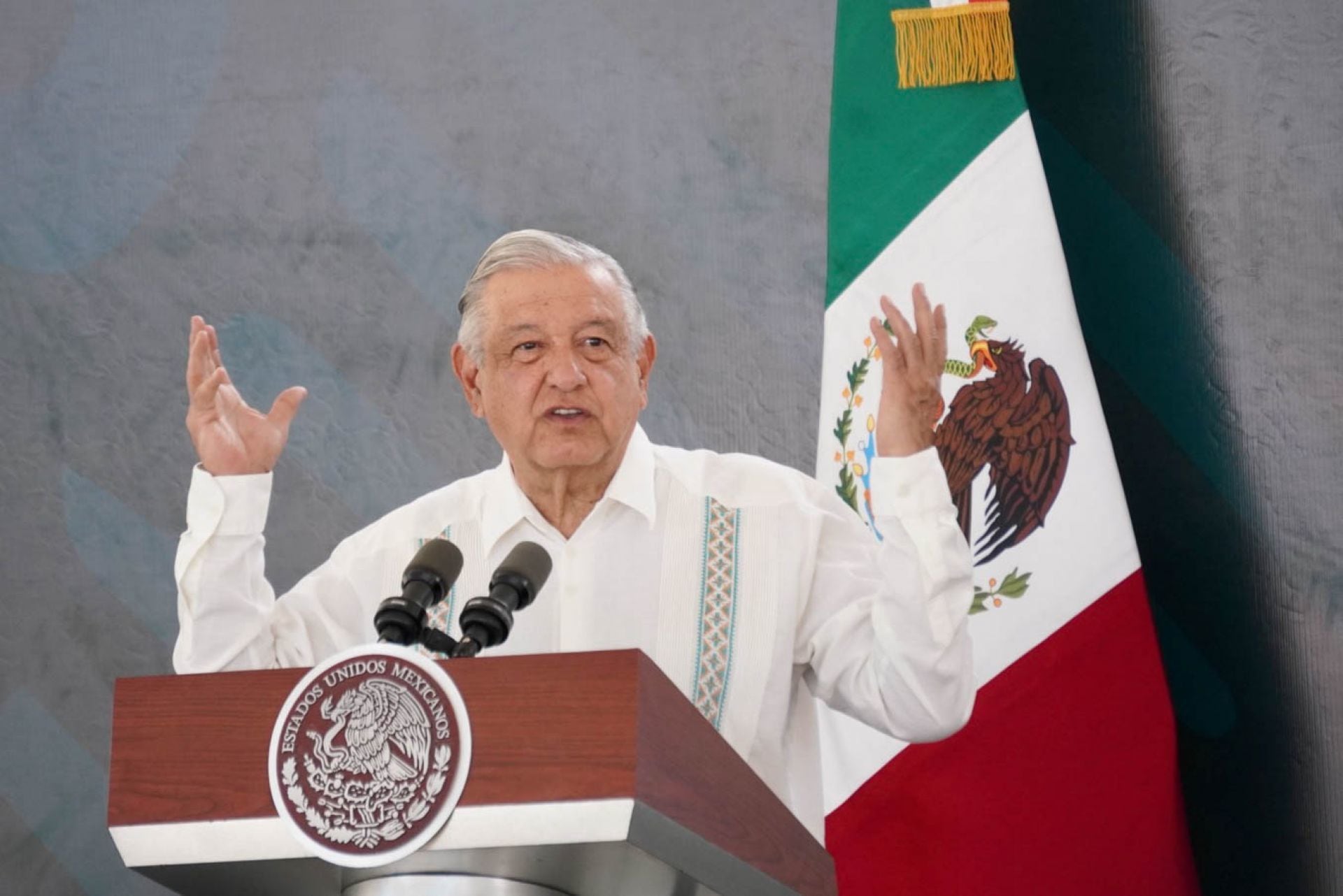 México no romperá relaciones con Canadá tras imponer visa a mexicanos, asegura AMLO