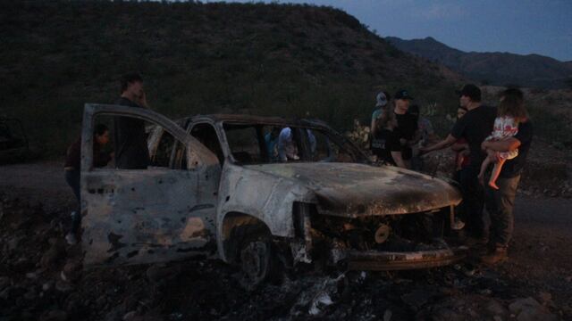 Auto de la familia LeBarón baleado.