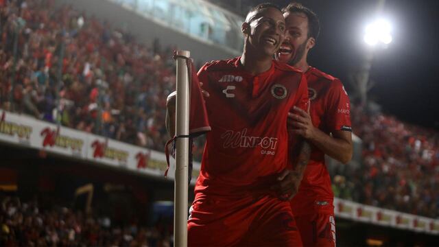 Los Tiburones sumaron su primer punto del AP19.