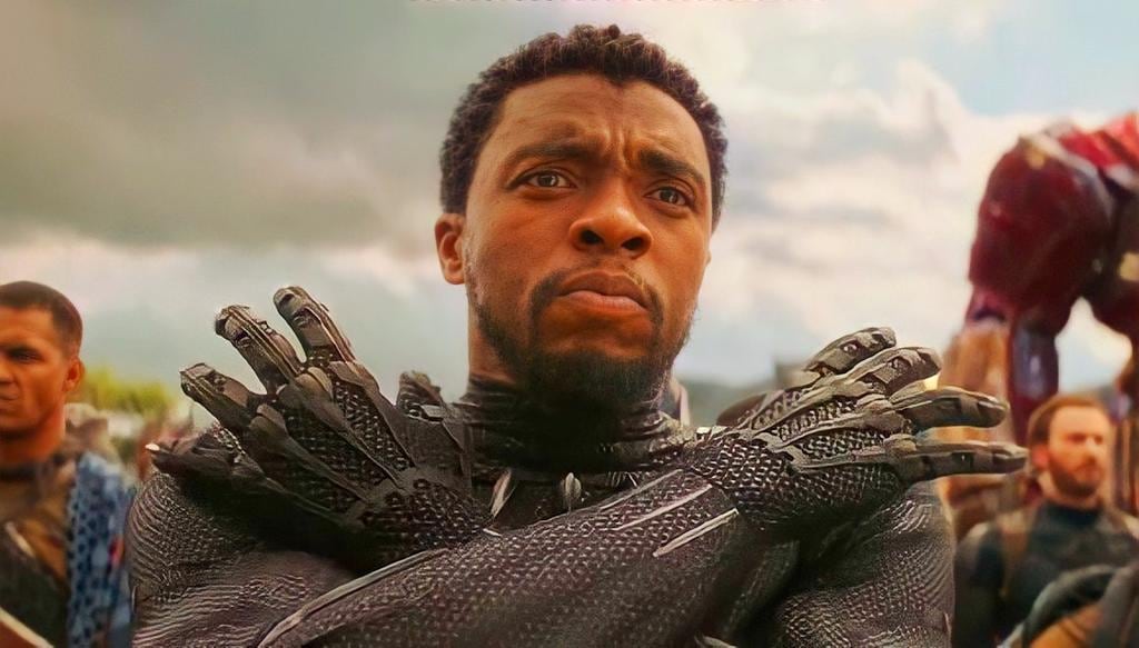 Chadwick Boseman como Black Panther