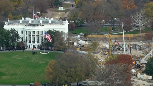 Orden judicial obliga a Trump a frenar obra en la Casa Blanca