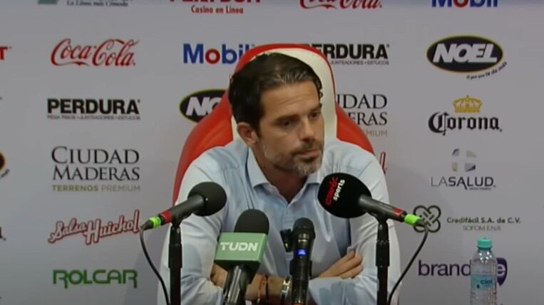 La desesperación de Gago: se calienta con reportero tras nueva derrota del Necaxa