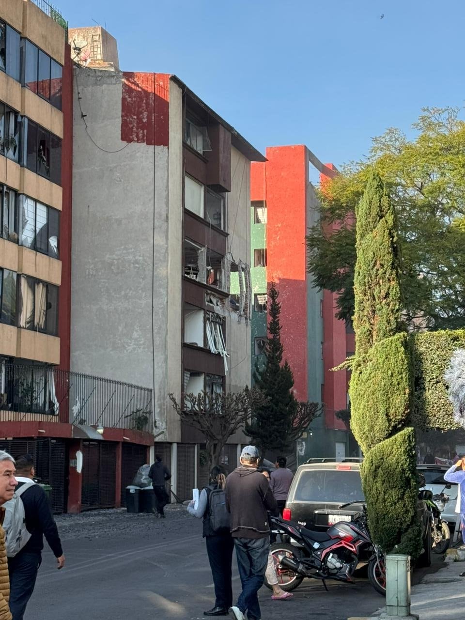 Fotos de la explosión en un edificio de Paseos de Taxqueña, Coyoacán