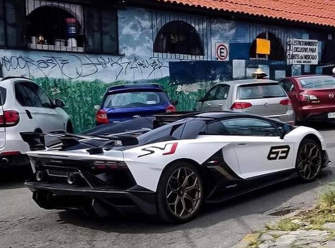 Lamborghini Aventador SVJ 63