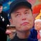 Elon Musk aparece con el ojo morado para recibir las “llaves de Estados Unidos” de Donald Trump en su despedida de la Casa Blanca