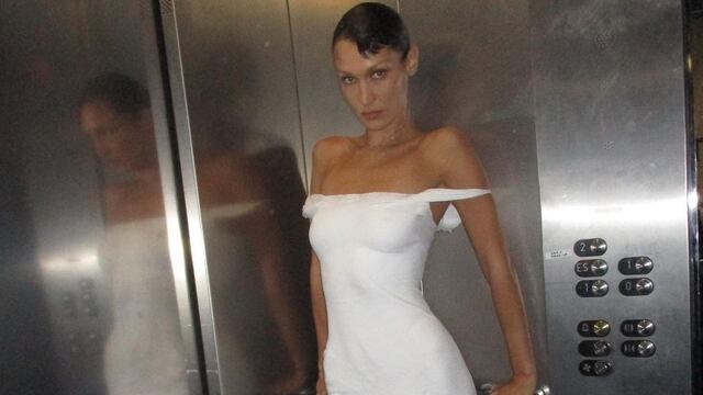 Bella Hadid, luciendo vestido blanco hecho con aerosol de Manel Torres