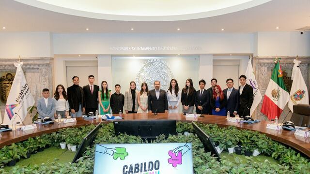 Pedro Rodríguez toma protesta a integrantes del tercer cabildo juvenil