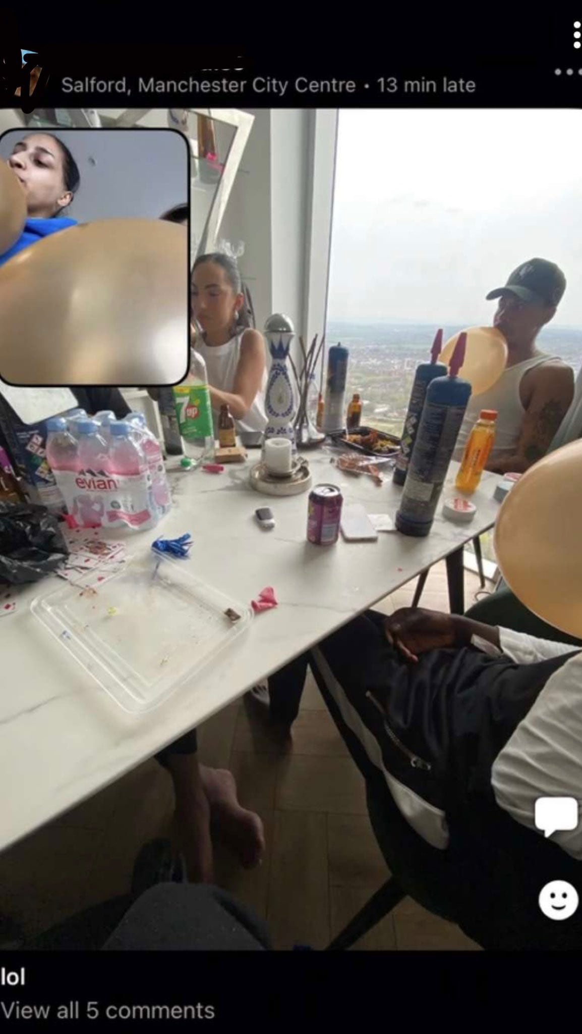 Dele Alli fue exhibido en redes sociales con una botella de tequila de casi 6 millones de pesos.