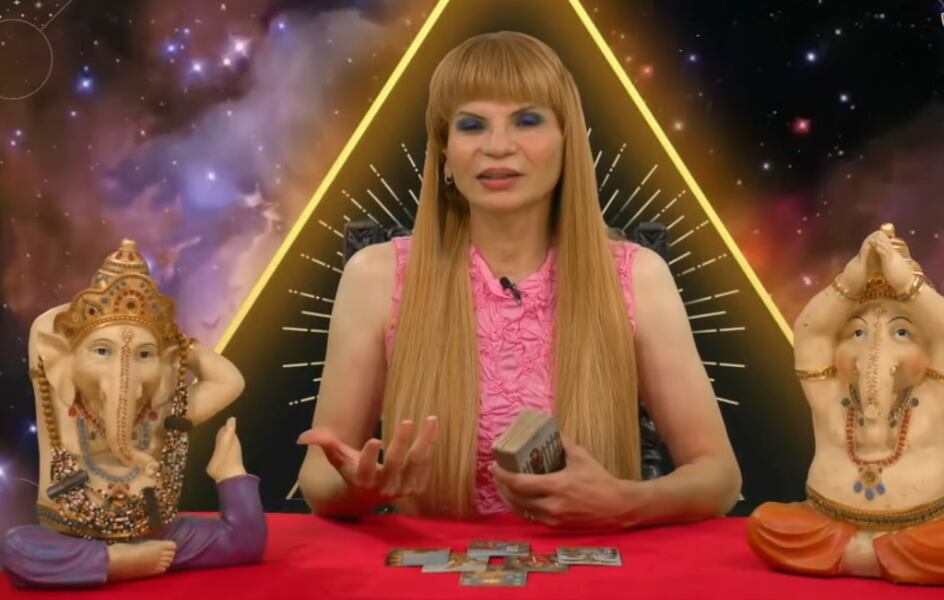 Mhoni Vidente hablando de los signos zodiacales que tendrán suerte en la lotería
