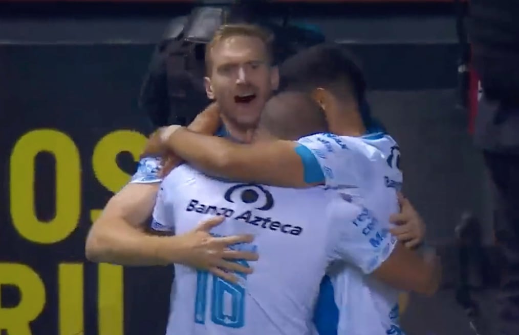 Aristeguieta celebra gol del Puebla