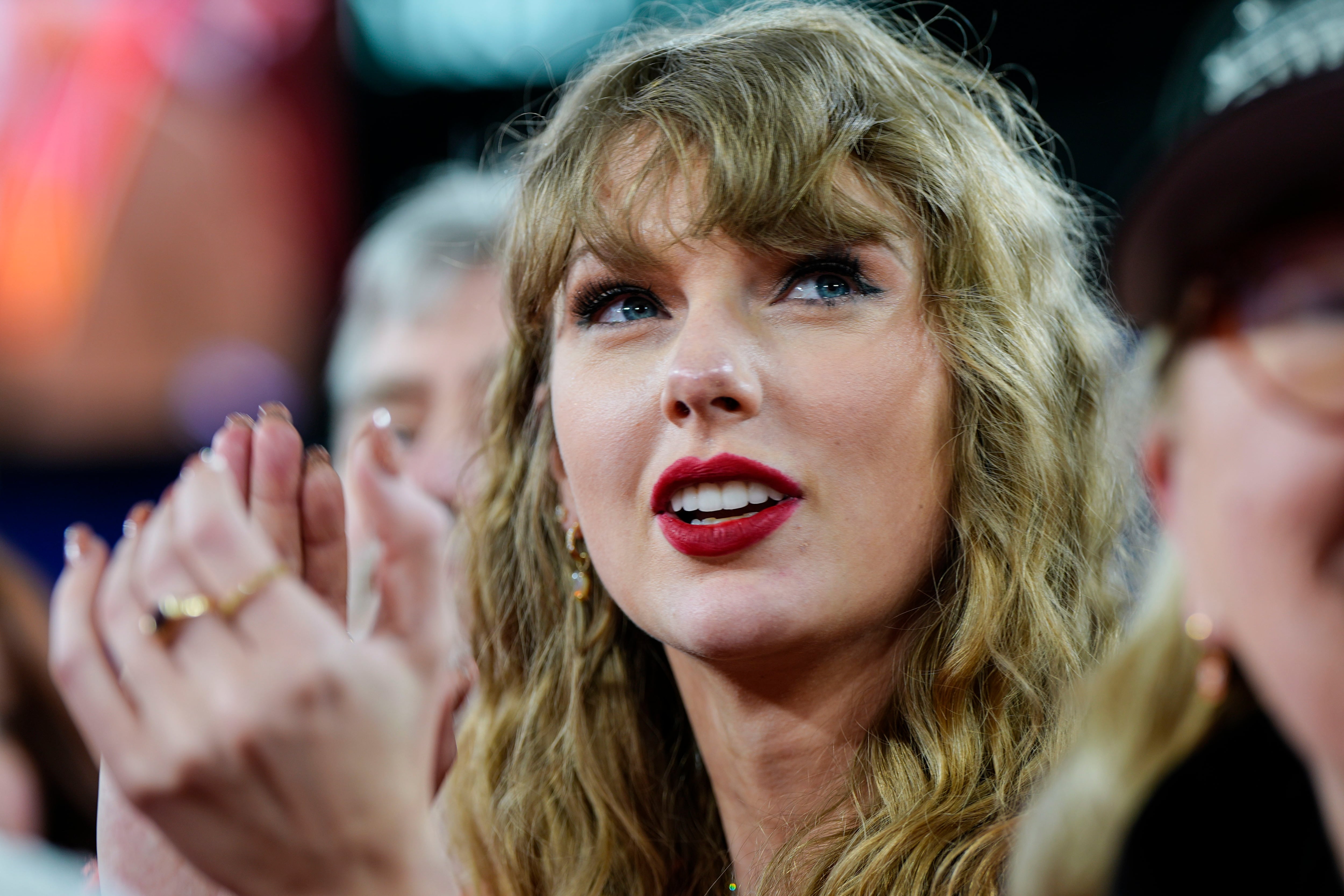 ¿Taylor Swift estaría en el Super Bowl 2024 para apoyar a Travis Kelce?