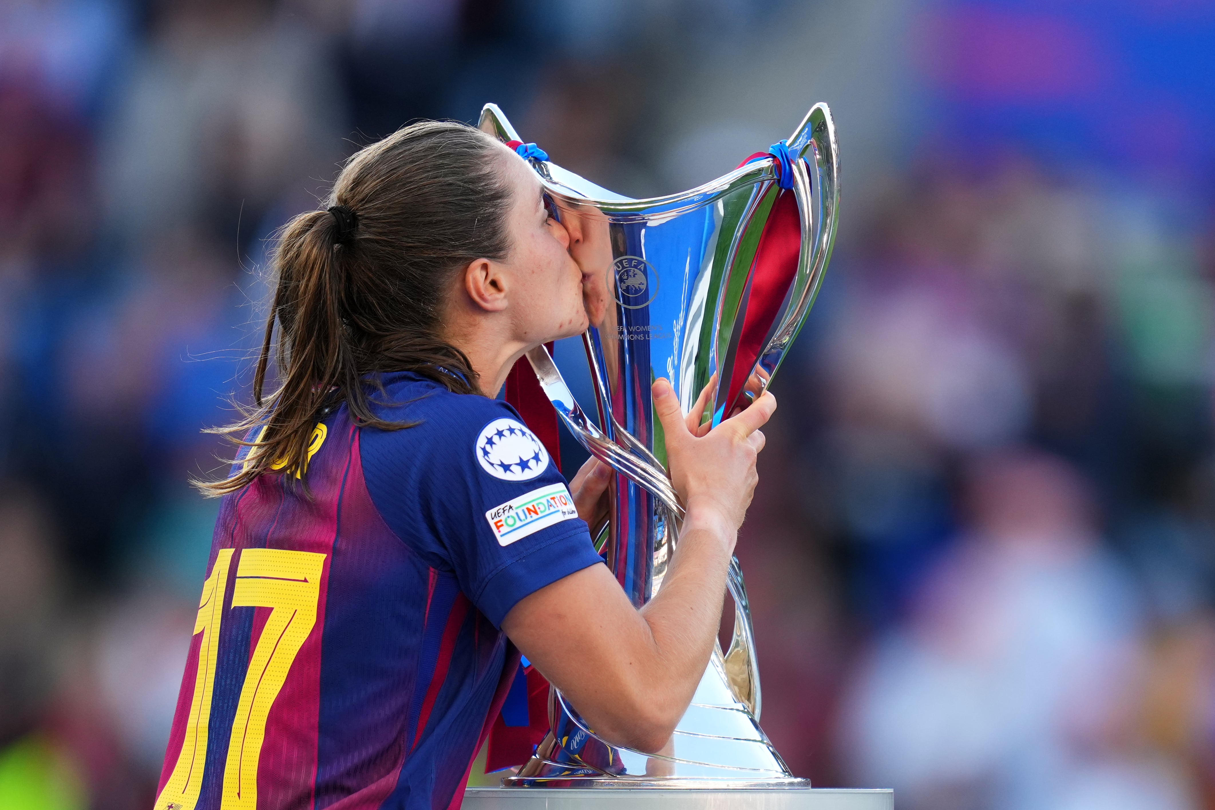 Ewa Pajor celebra el titulo del FC Barcelona