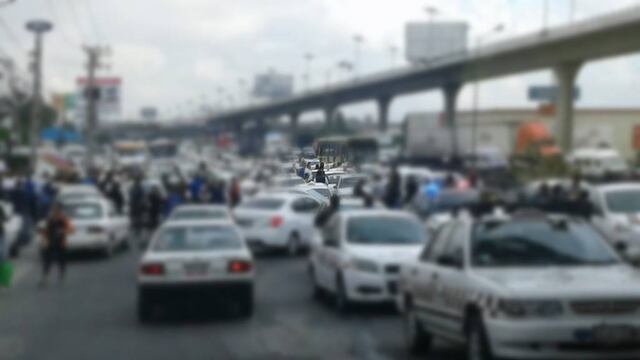 (Imagen ilustrativa) Bloqueo de taxistas