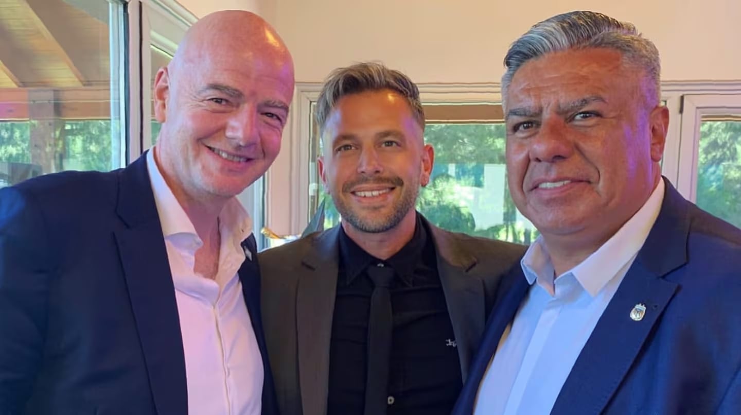 Gianni Infantino, Antonio Amerise y Claudio Fabián Tapia