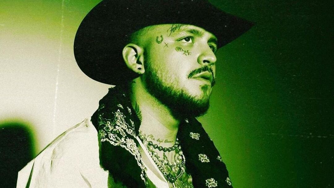 Christian Nodal habló con J Balvin 15 minutos antes de su concierto en Morelia