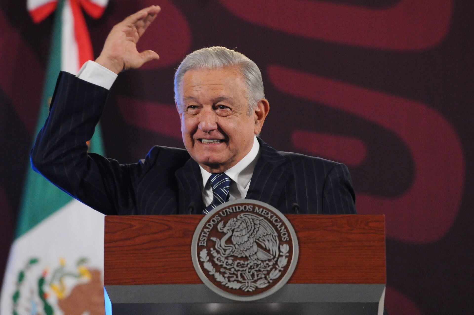 AMLO presentará reforma para eliminar organismos autónomos