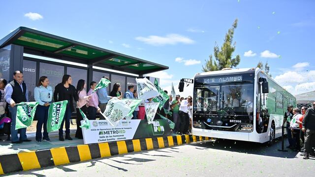 Ricardo Gallardo pone en operación nueva ruta de MetroRed