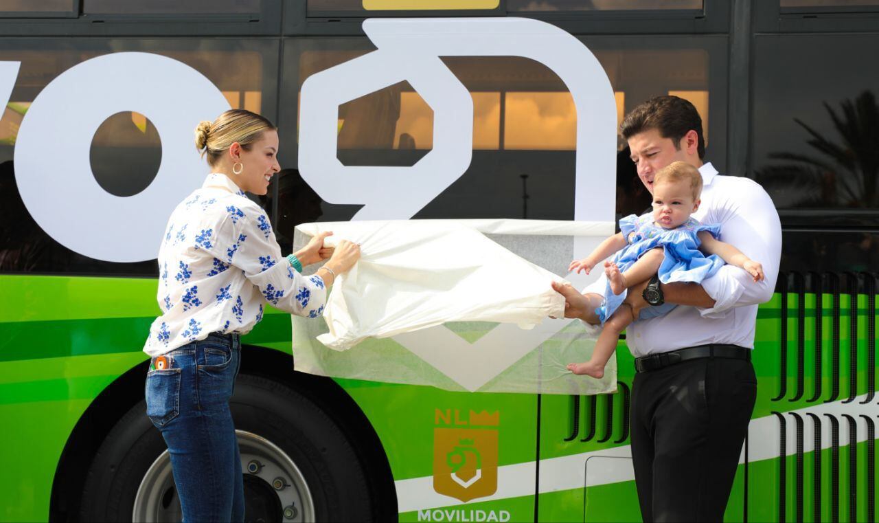 Samuel García ha entregado mil camiones ecológicos en Nuevo León