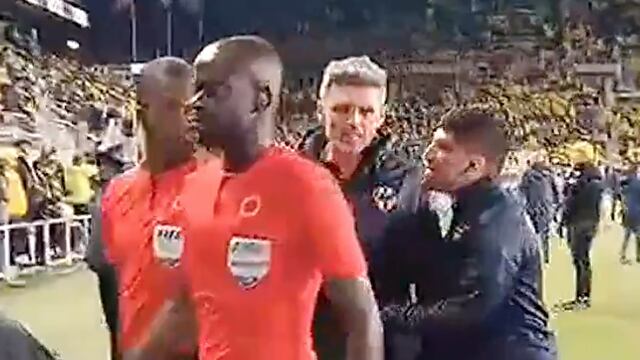 Tano Ortiz vs árbitro