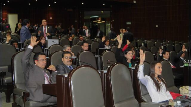 El pleno de la Cámara de Diputados aprobó la creación de un comité que establezca un Código de Ética para vigilar las actividades de los legisladores federales.