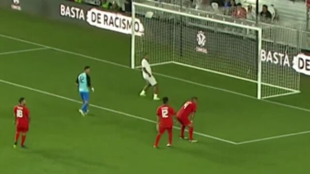 Jorge Campos patea a Carlos Salcido