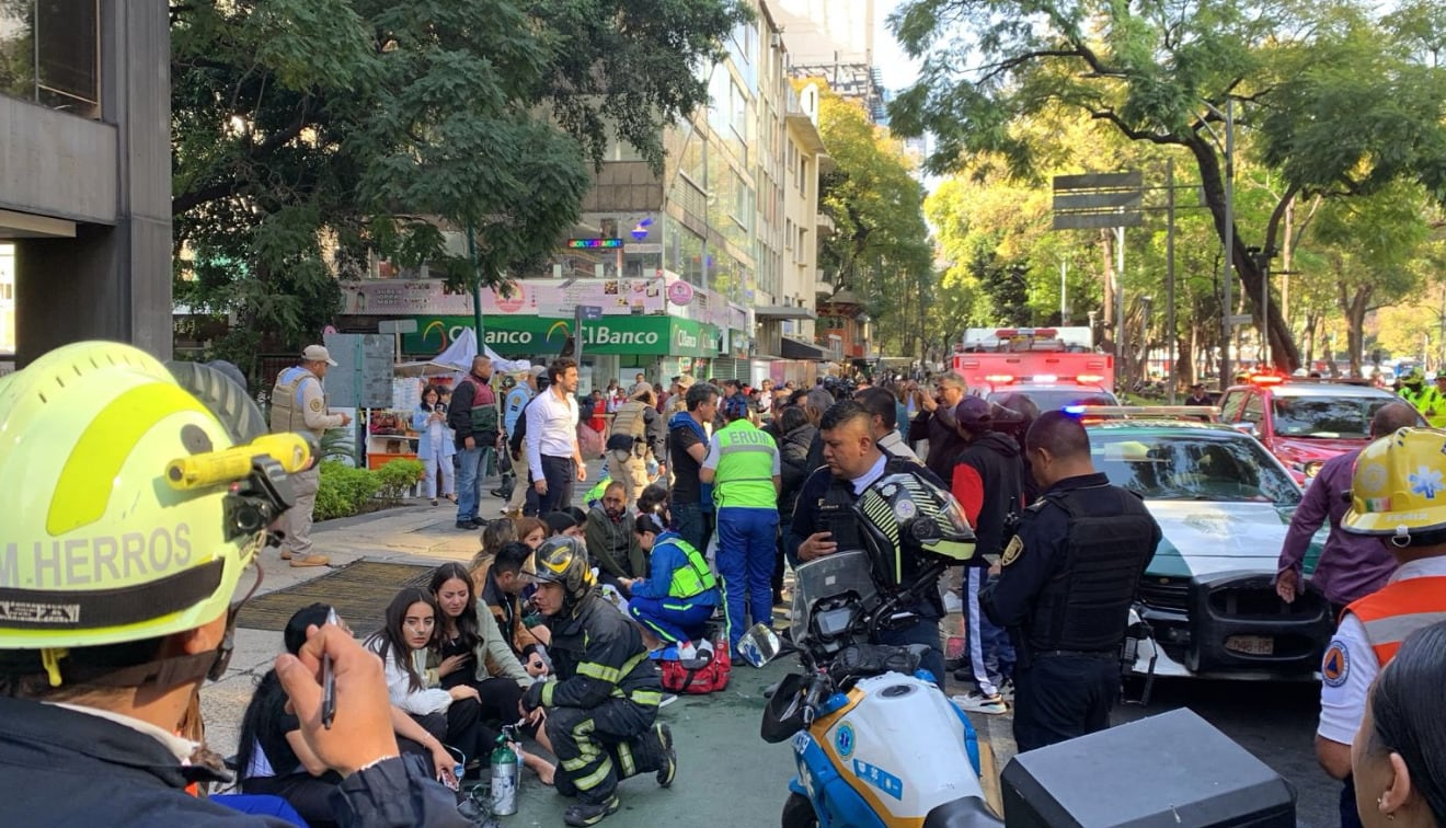 Incendio en Paseo de la Reforma: 2 hospitalizados y decenas de intoxicados