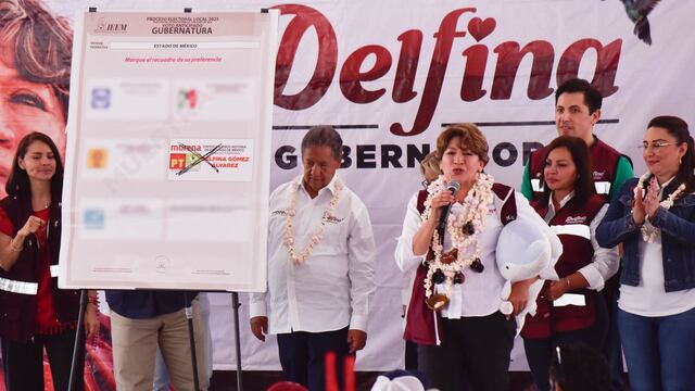 Delfina Gómez, candidata a la gubernatura del Estado de México, por la coalición “Juntos Hacemos Historia” conformada por los partidos políticos: Morena, PT y PVEM, durante su gira de campaña en la explanada de la entidad.