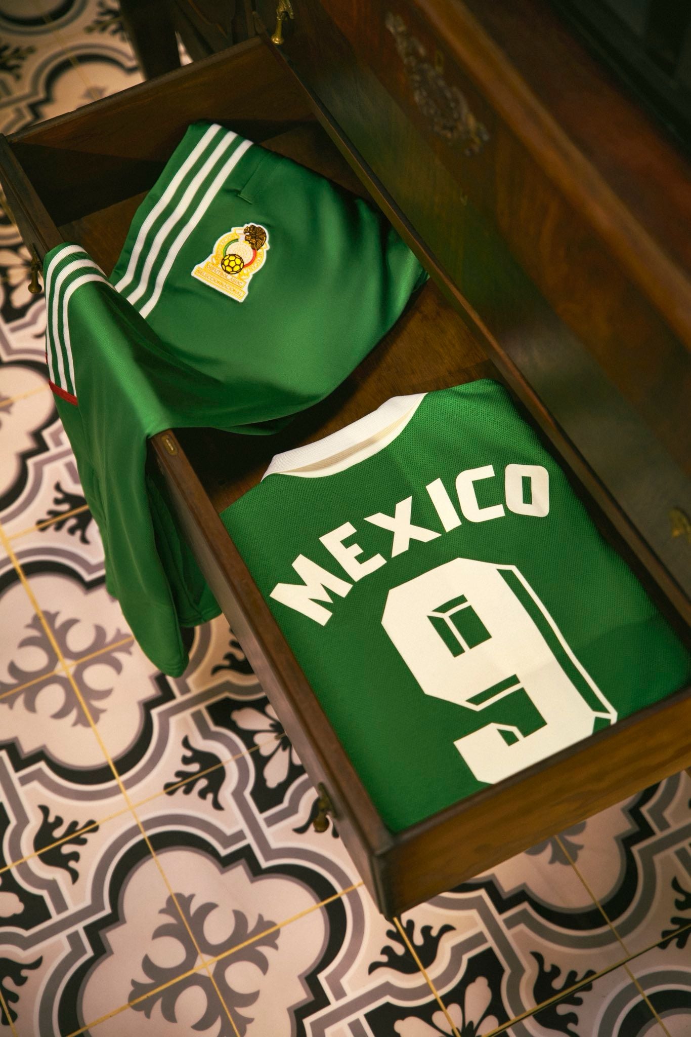 Línea retro de Adidas de la Selección Mexicana.