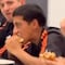 ¿Bullying en Tigres? Graban a canterano por su peculiar forma de comer mientras sus compañeros se burlan