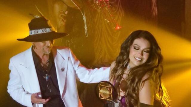 Thalía lanza su propia versión de 'Pachuco' y a nadie le gustó