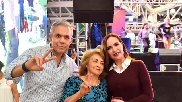 Fernando Vilchis y Esmeralda Vallejo celebran en Ecatepec a 4 mil abuelitos