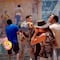 Estadounidenses escalan pirámide en Chichén Itzá y son entregados a la policía