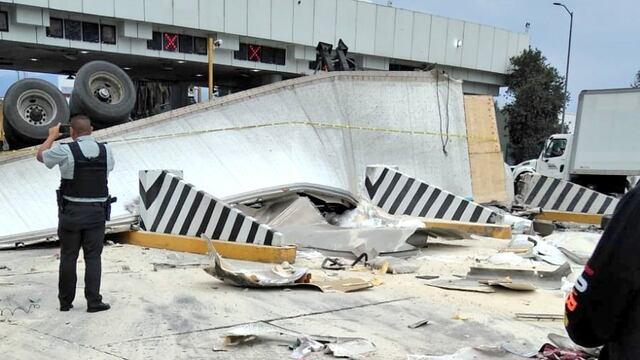 Accidente en caseta de la México-Puebla