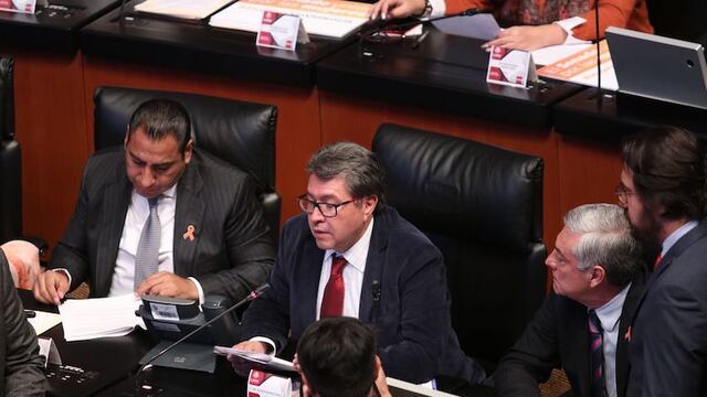 Ricardo Monreal presenta propuesta para duplicar penas a religiosos por delitos sexuales
