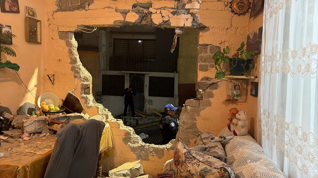 Accidente en CDMX: camión repartidor impacta viviendas en La Mexicana, Álvaro Obregón