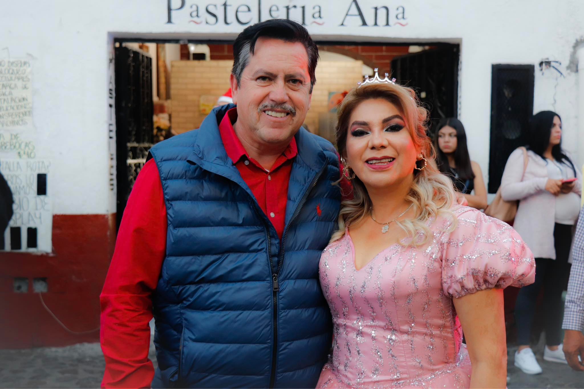 Mario Figueroa y su esposa