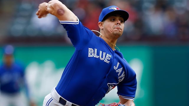Roberto Osuna prepara lanzamiento.