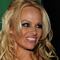 Por el estúpido Internet, mis hijos saben de mi video sexual: Pamela Anderson