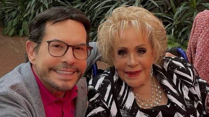 Juan José Origel confirma que no lo invitaron al funeral de Silvia Pinal y sospechan que estaba ebrio