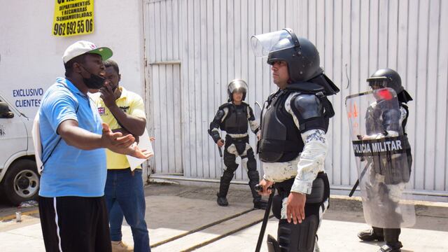 Migrantes haitianos y africanos y la Guardia Nacional