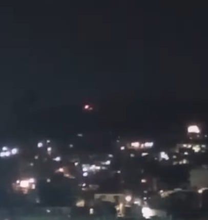 Captan bolas de fuego ‘bailando’ en un cerro de Guanajuato
