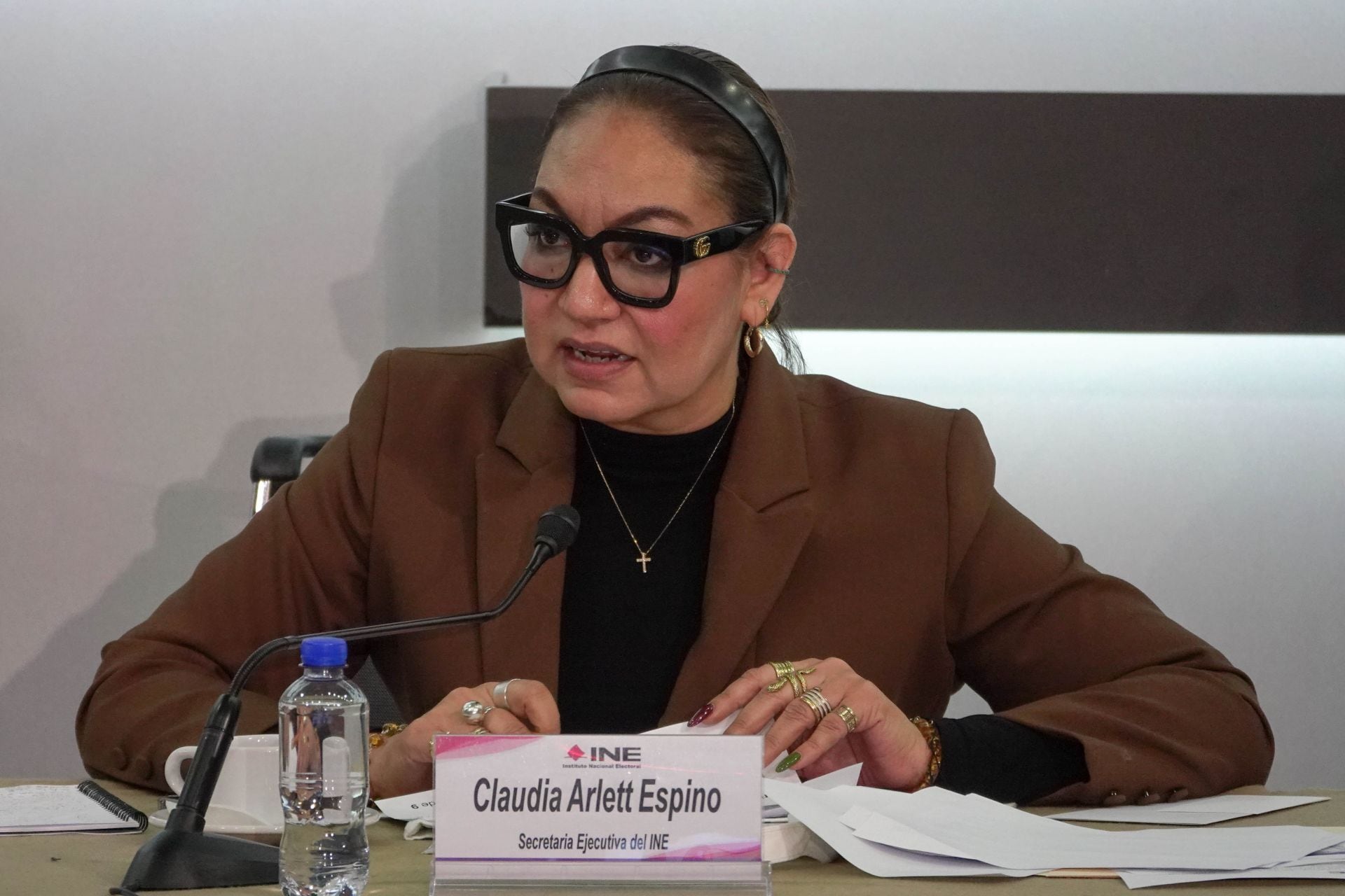 Claudia Arlett Espino, secretaria ejecutiva del INE.