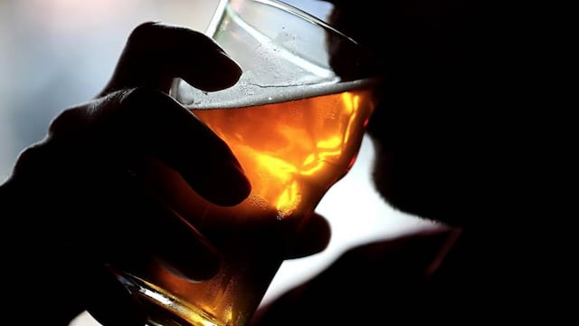 Al beber tanto en un fin de semana, aumentas la posibilidad de alguna enfermedad cardiovascular.