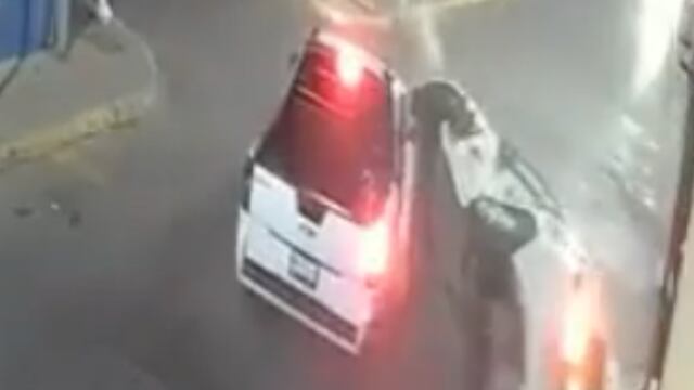 Dos vehículos chocaron en el Centro de León, Guanajuato