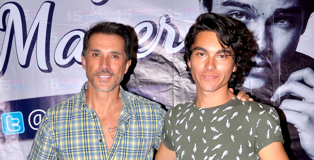 Sergio Mayer junto a su hijo Sergio Mayer Mori
